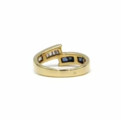 Bague or jaune, saphirs, diamants