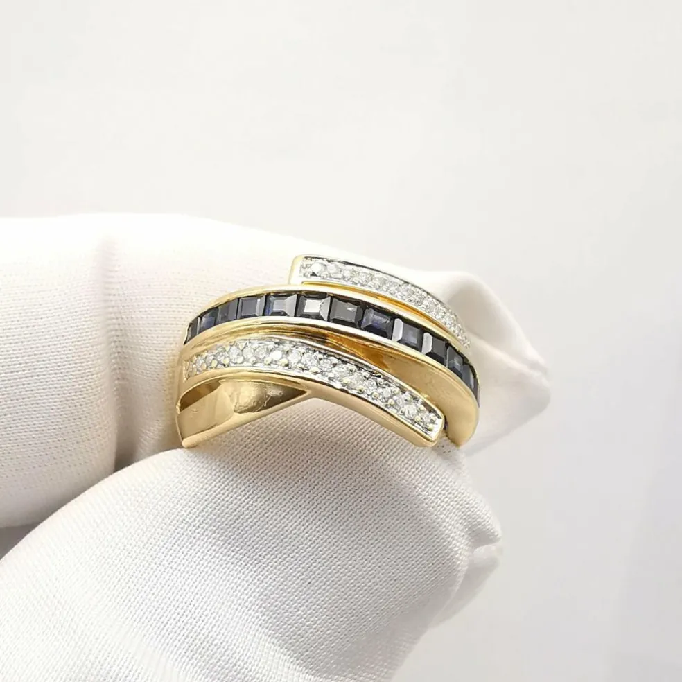 Bague or jaune saphirs et diamants