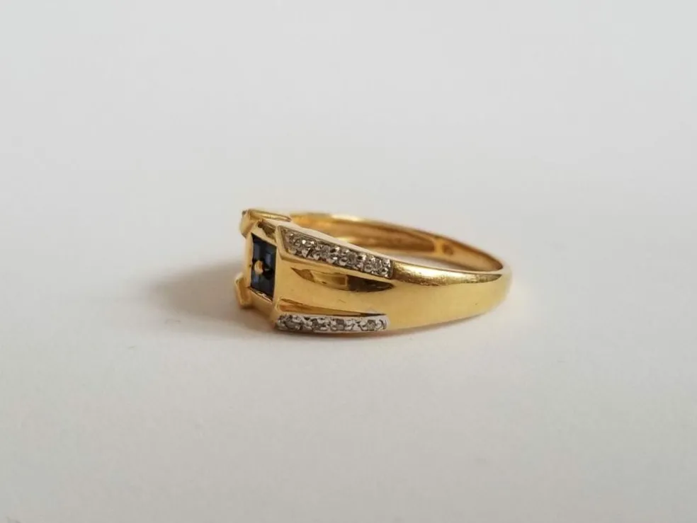 Bague or jaune saphirs et diamants