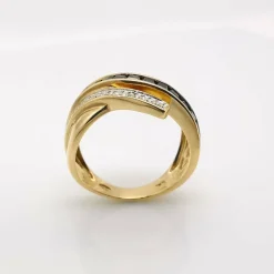 Bague or jaune saphirs et diamants