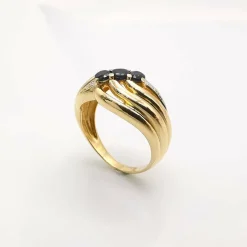 Bague or jaune saphirs et diamants