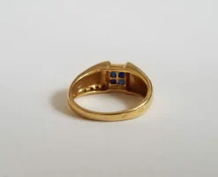 Bague or jaune saphirs et diamants
