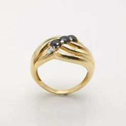 Bague or jaune saphirs et diamants