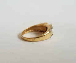 Bague or jaune saphirs et diamants