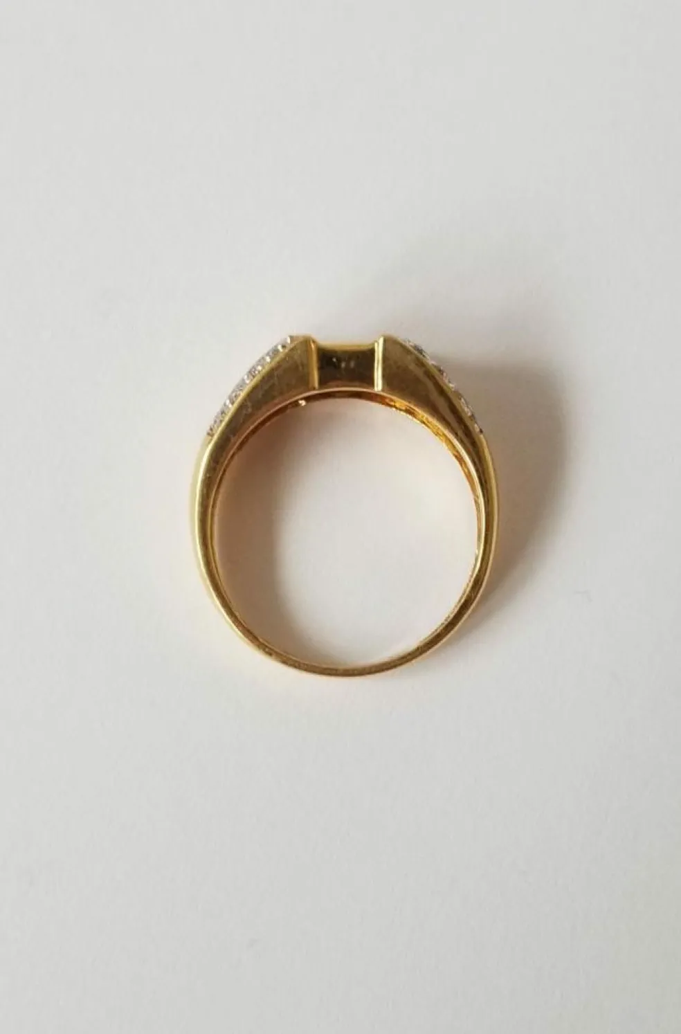 Bague or jaune saphirs et diamants