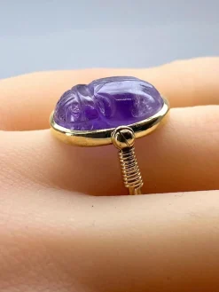 Bague or jaune, scarabée en améthyste mobile
