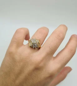 Bague or jaune sertie de diamants