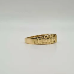 Bague or jaune sertie de diamants princesses