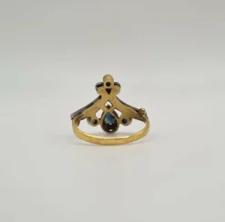Bague or jaune sertie de saphir