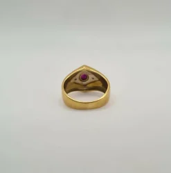 Bague or jaune sertie de diamants et rubis
