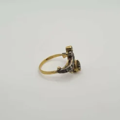 Bague or jaune sertie de saphir