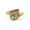 Bague or jaune sertie d'un diamant poire et diamants ronds