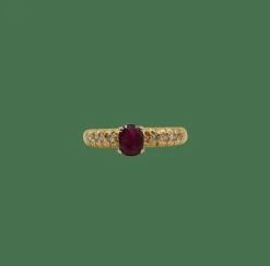 Bague or jaune sertie d’un rubis et diamants