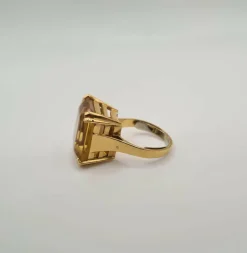 Bague or jaune sertie d’une citrine