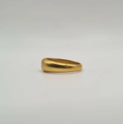 Bague or jaune sertie d’un diamant