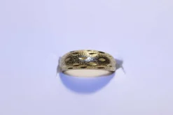 Bague Or jaune texturée