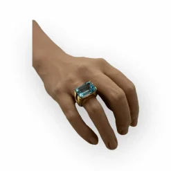 Bague or jaune Topaze bleue