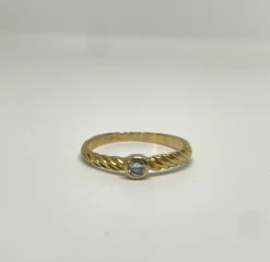 Bague or jaune torsadé diamant