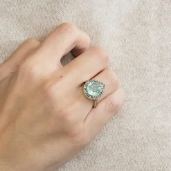 Bague or jaune, tourmaline, saphirs, diamants