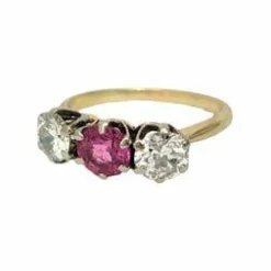 Bague or jaune trilogie saphir rose et diamants