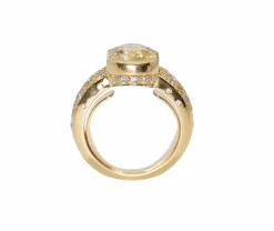 Bague or jaune, zircon, pavage diamant.