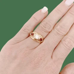 Bague or, platine, diamant, rubis.