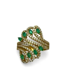 Bague or rose 8 emeraudes et 126 diamants