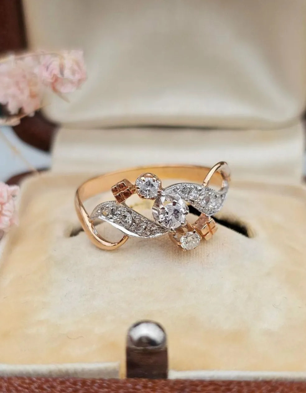 Bague or rose et blanc diamants ancienne