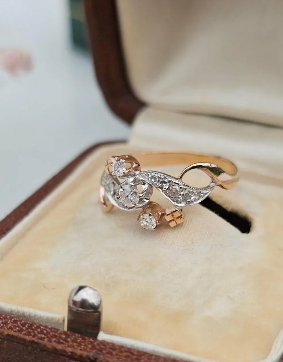 Bague or rose et blanc diamants ancienne