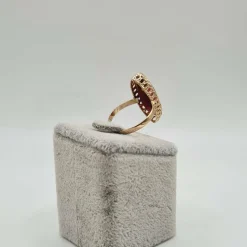 Bague or rose sertie d'une pierre rose