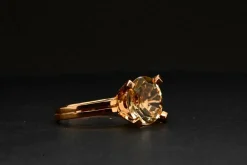 Bague ornée d'une Citrine Taille Brillant en or