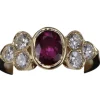 Bague ovale en or jaune avec rubis et diamants