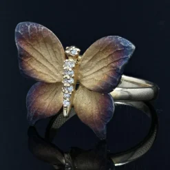 Bague papillon en émail et diamants
