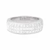 Bague pavage or blanc, diamants princesse.