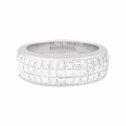 Bague pavage or blanc, diamants princesse.