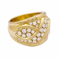 Bague pavage or jaune, diamants.