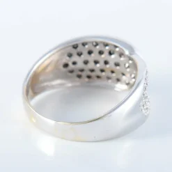 Bague pavée or blanc onyx et diamants