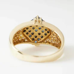 Bague pavée saphirs diamants