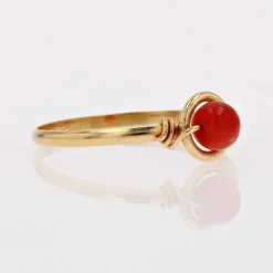 Bague perle de corail or jaune