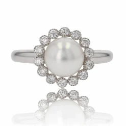 Bague perle de culture Akoya et diamants or blanc