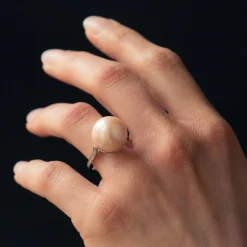 Bague perle de culture rose et diamants