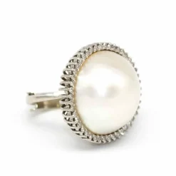 Bague perle en or blanc et diamants