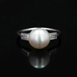 Bague perle fine et diamants baguettes art déco