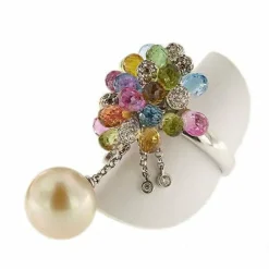Bague perle, pierres de couleur et diamants