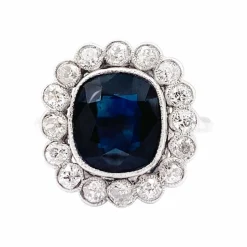 Bague platine, diamants, saphir.