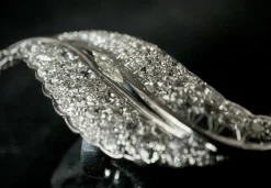 Bague platine en forme de feuille ornée de 4,65 carats