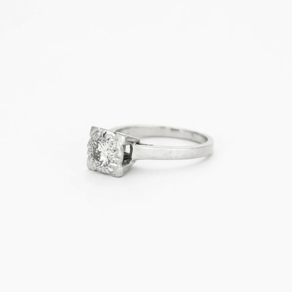 Bague platine et or gris avec diamant