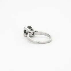 Bague platine et or gris avec diamant