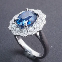 Bague platine saphir diamants
