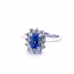 Bague platine saphir taille émeraude diamants